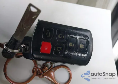 2011 Toyota Sienna Xle V6 из США, поврежденный, VIN 5TDYK3DCXBS025121